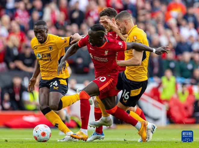 窗口期体能课后；利物浦完成体检备战英超；话题不断；临场指挥获称赞的简单介绍